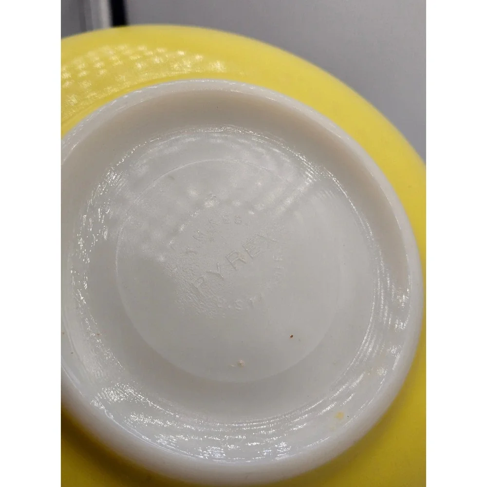 Pyrex classic vintage